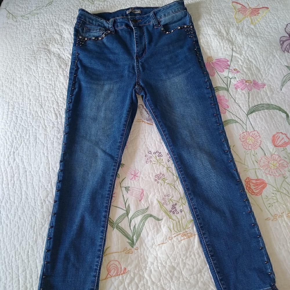 Sz 8 jeans rhinestones, stretch, slim